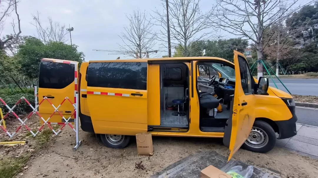 on-site-ac-withstand-voltage-test-of-a-10kv-cable-using-a-mobile-test-vehicle10kv-1.jpg on-site-ac-withstand-voltage-test-of-a-10kv-cable-using-a-mobile-test-vehicle10kv-1.jpg